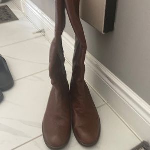 ToryBurch boot size 8 great condition